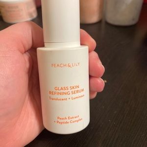 Peach and lily glass skin refining serum